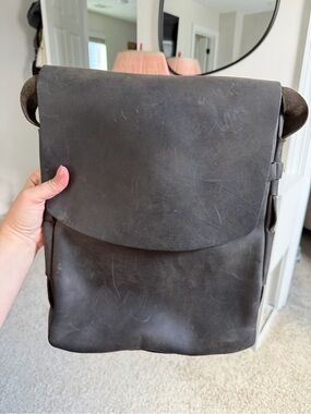 Minimal Leather Crossbody Bag - Dark Brown